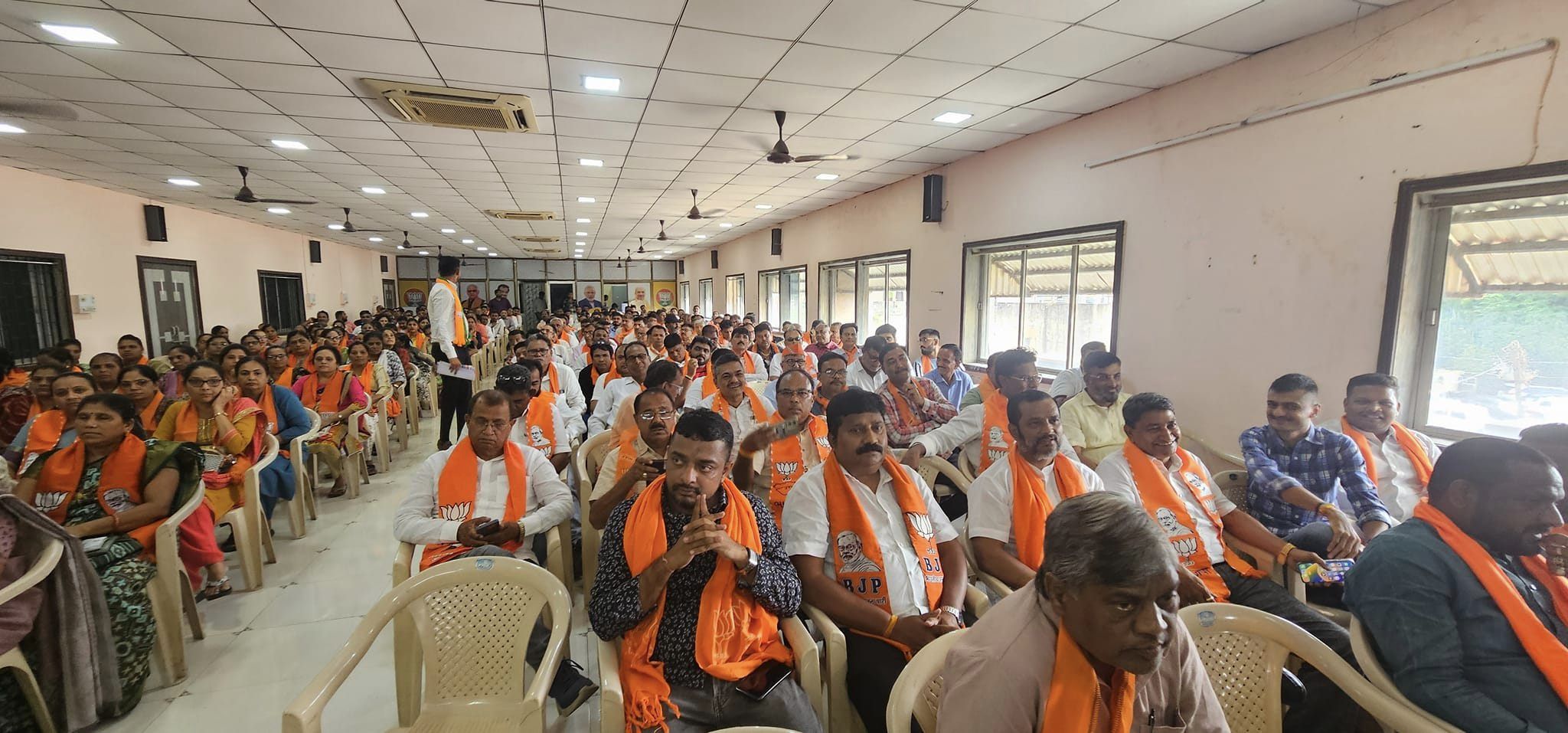 તા.૨૫/૦૬/૨૦૨૪ ના રોજ કટોકટી દિવસનો કાર્યક્રમ સુરત જીલ્લા ભાજપ મધ્યસ્થ કાર્યાલય બારડોલી ખાતે યોજાયો.